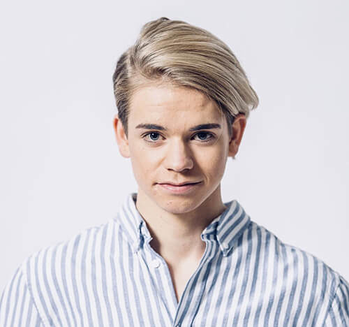 Kille i skjorta och sidbena